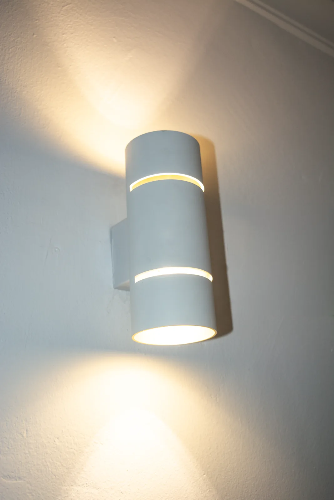 Aplique de pared con iluminación cálida